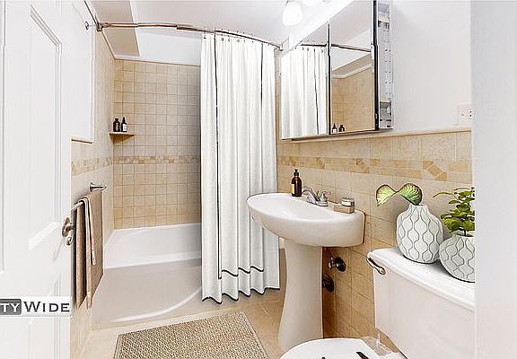 5th image of 5 W 91st St APT 4G