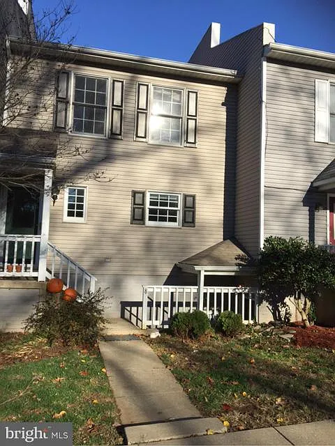 8 Stonewall Ct photo 1