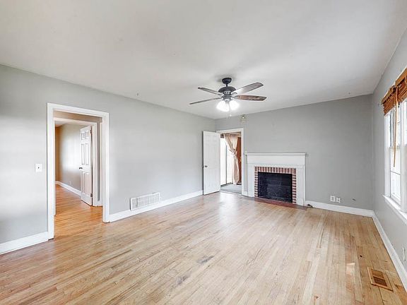2nd image of 1122 Hilltop Ave