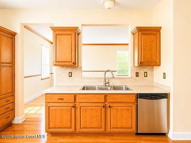 760 Wintergreen Ln — Photo 11