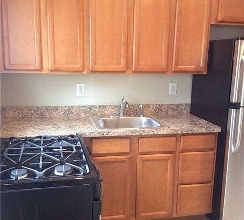2nd image of 204 Lake Ave