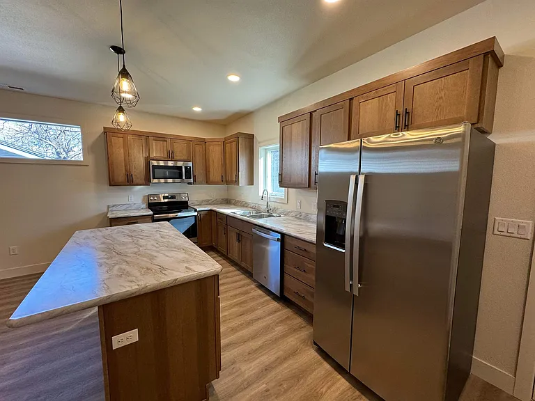 115 Alderson Ave — Photo 4