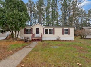 12 Maple Dr, Gorham, ME 04038