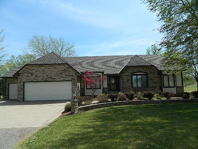 1st image of 4 Blackheath Ct
