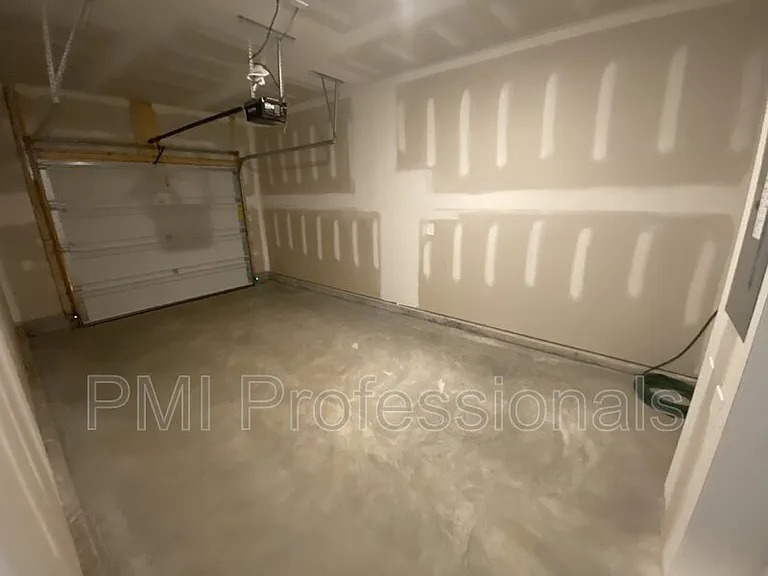 4140 Feetham Dr — Photo 21
