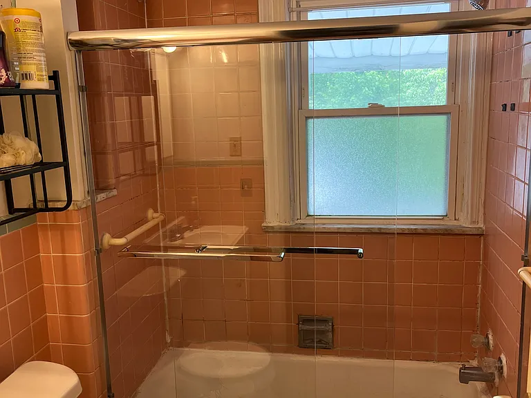 2261 Grandview Ave #1 — Photo 4