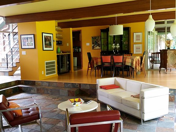 living room/dining room