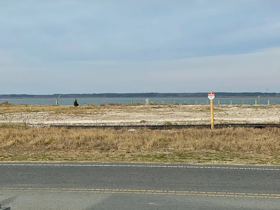 8237 Bay Front Ln