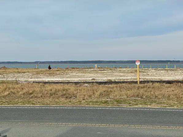 8237 Bay Front Ln, Chincoteague, VA 23336