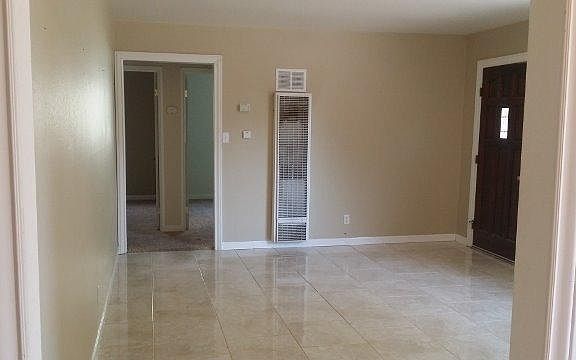 3rd image of 27410 Parkwood Ave