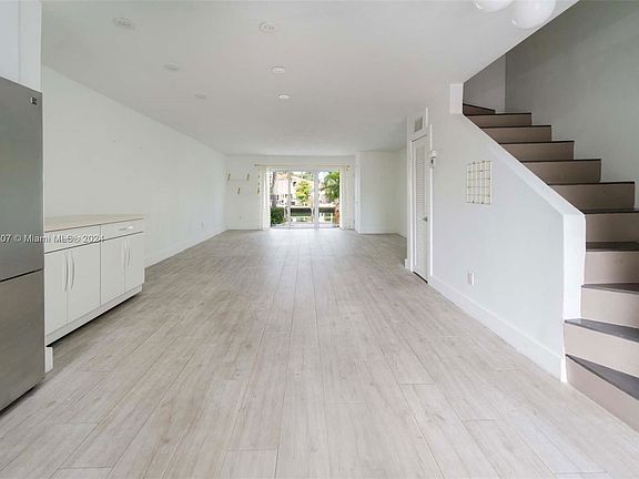 5th image of 2203 NE 123rd St