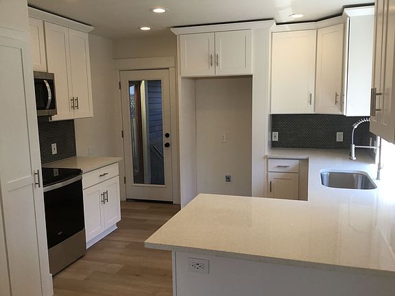 5th image of 3025 N Terry St Unit A