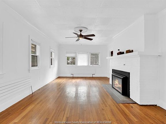 5th image of 244 McEwan Ave