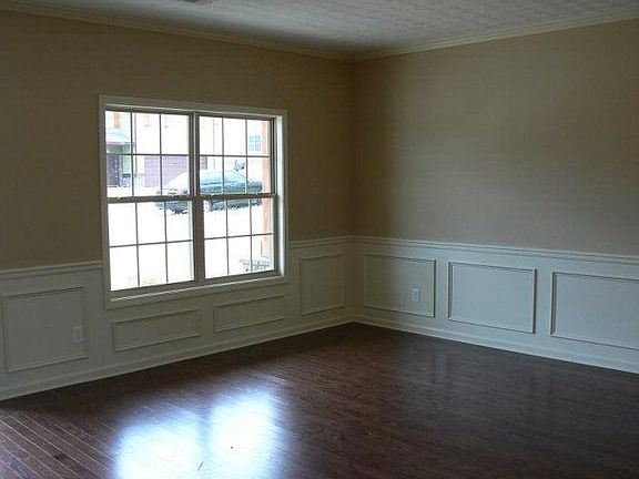 2nd image of 2518 Orchard St