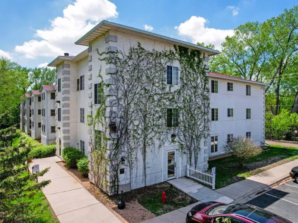 The Carriage House Apartments