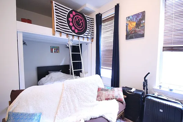 Rented by Dynamik Realty | media 7