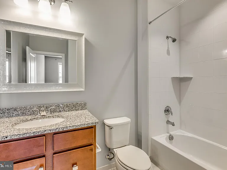 1118 Akan St SE — Photo 29