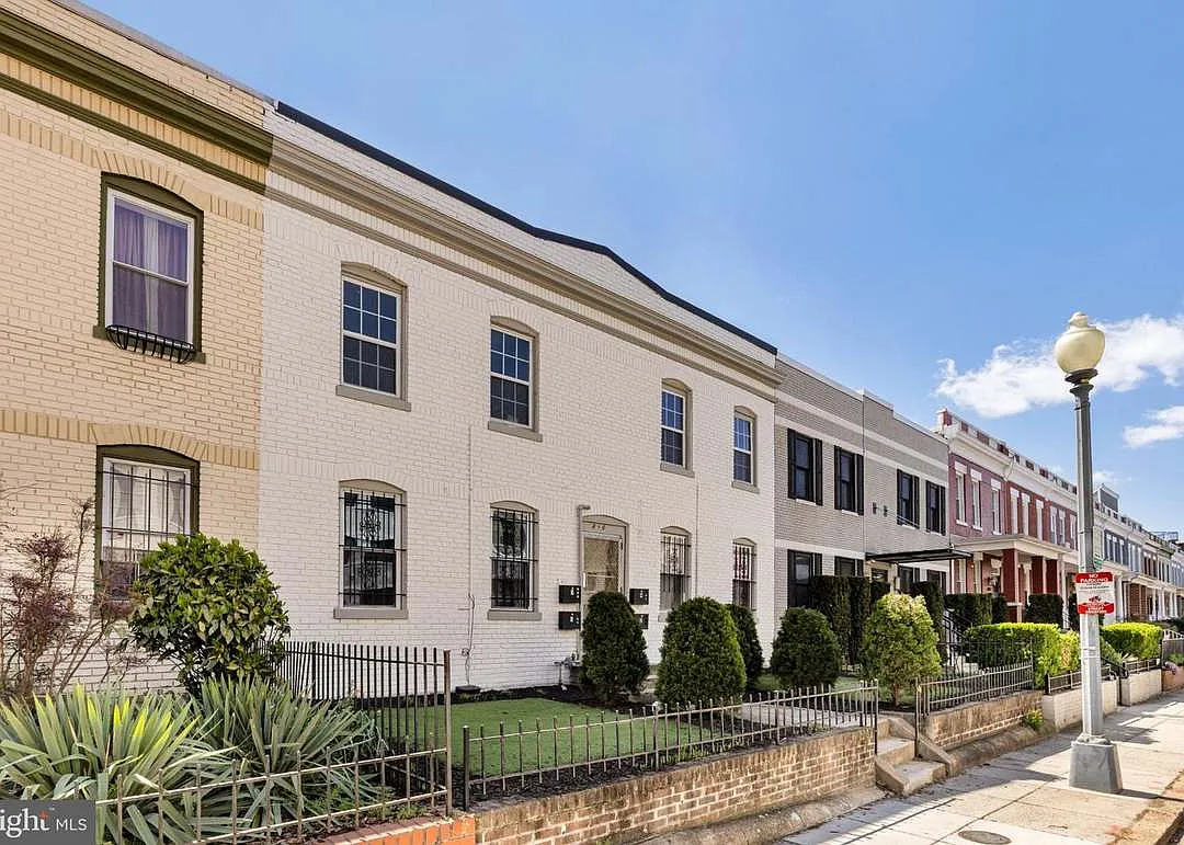 2 bed, $2,500 — Photo 1