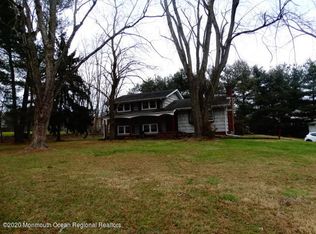 17 Silvers Rd, Marlboro, NJ 07746