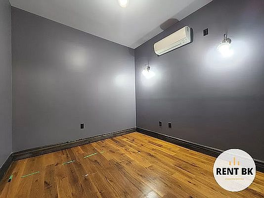 2nd image of 254 Palmetto St #2XA