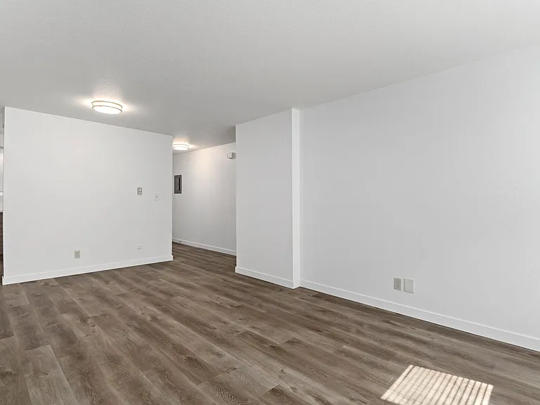 913 Harrington Ave NE — Photo 27