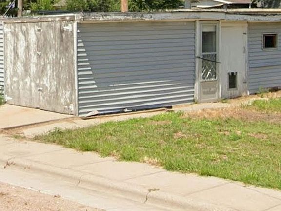 2nd image of 402 W Blake St