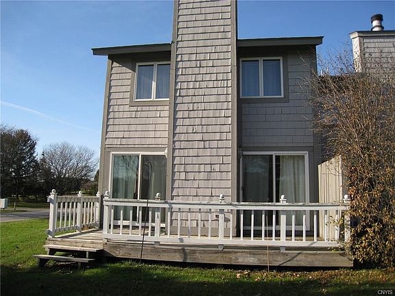 4th image of 479 Summerhaven Dr N
