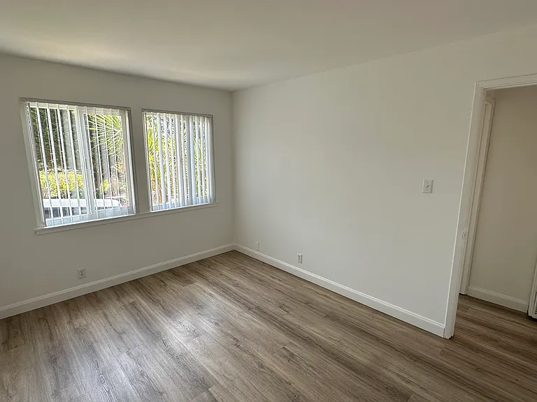 385 Talbot Ave #1 — Photo 11