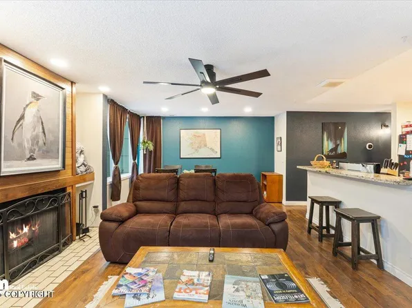 107 Sweetgale Ct #107, Anchorage, AK 99518