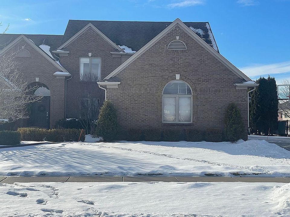 2nd image of 35832 Windridge Dr