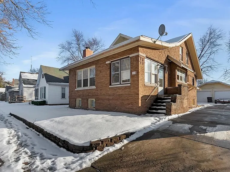 1816 W Callender Ave — Photo 1
