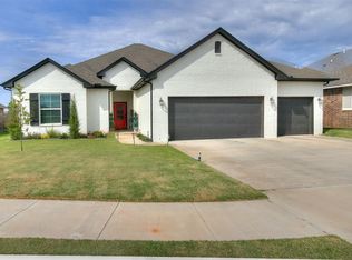 10812 Glover River Dr, Yukon, OK 73099