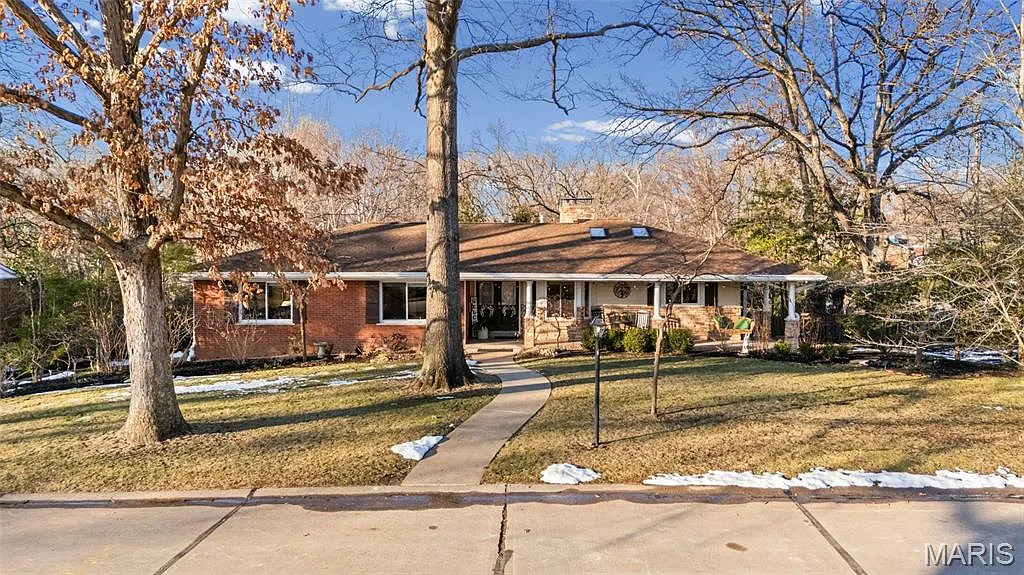 419 Gabriel Dr photo 1