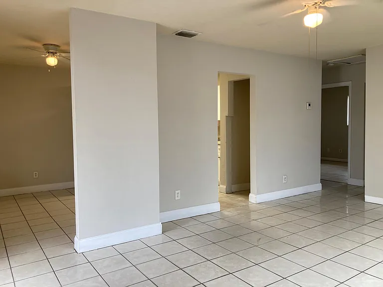 6124 Lincoln St #N — Photo 5