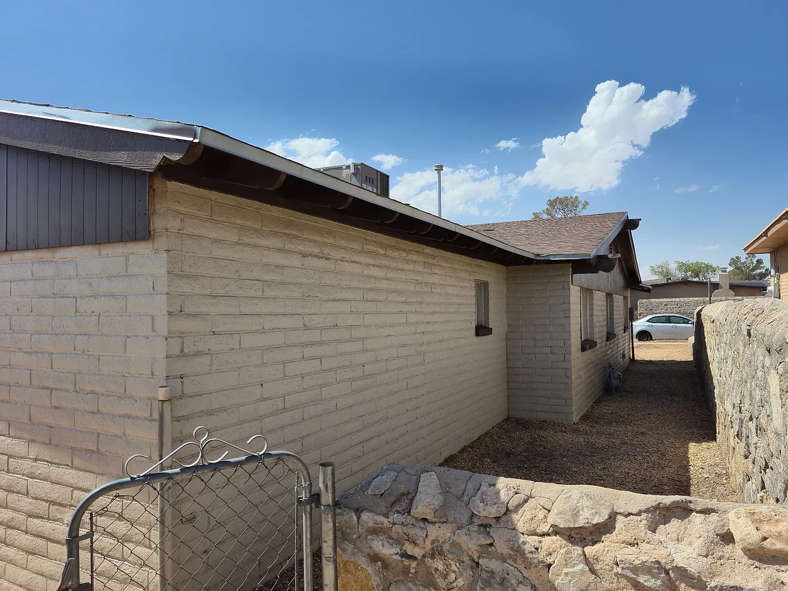 5 bed, 2249 sqft, $2,250 — Photo 3