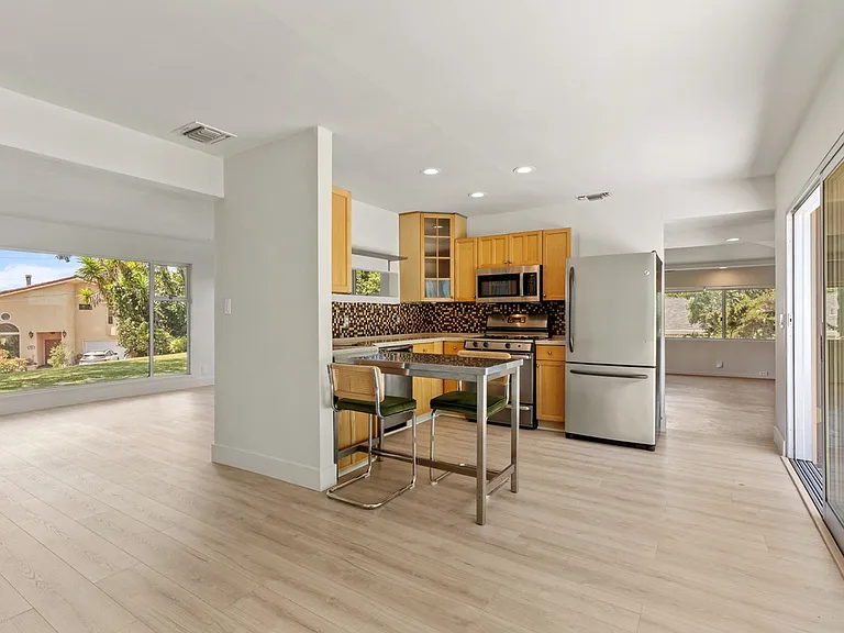 4608 Nob Hill Dr #1 — Photo 4