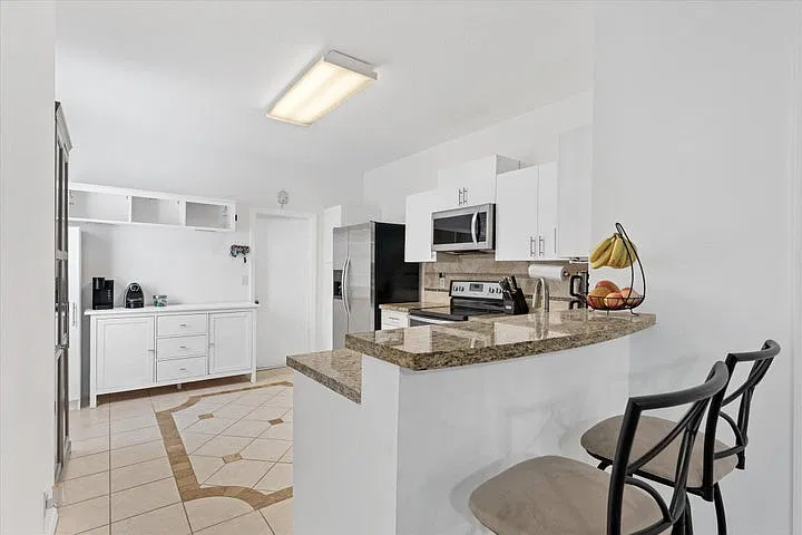 3 bed, 1469 sqft, $3,600 — Photo 4