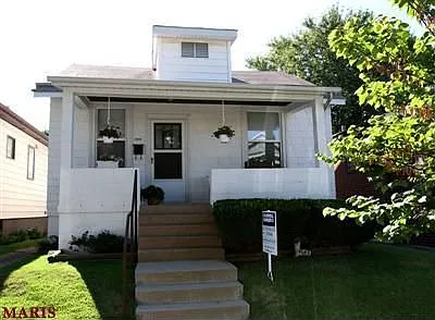 4648 Newport Ave photo 1