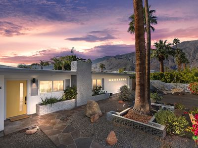 1071 E San Lucas Rd, Palm Springs, CA, 92264