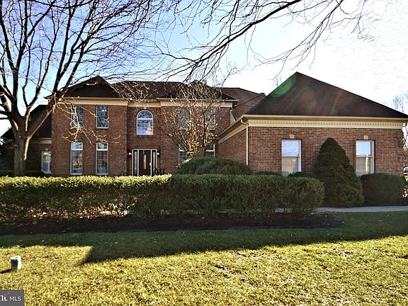 2nd image of 2056 Silverwood Dr