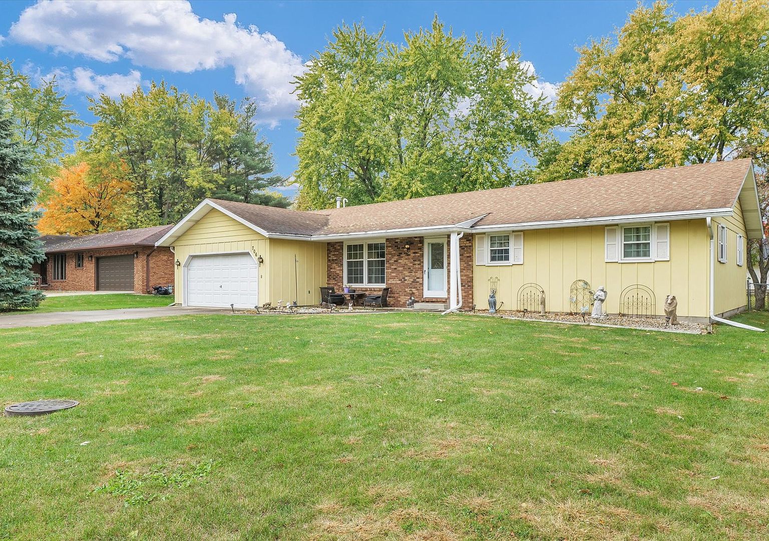 706 Hillside Dr, Monticello, IL 61856 | Zillow