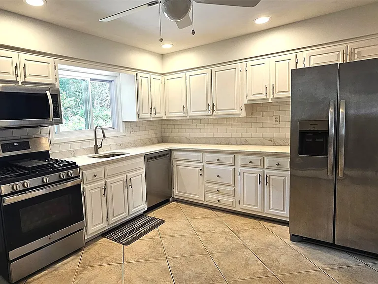 23 Princeton Dr — Photo 19