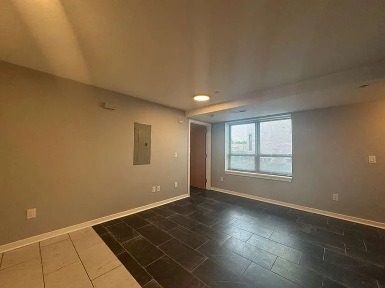 60 Coleman St #2M — Photo 2