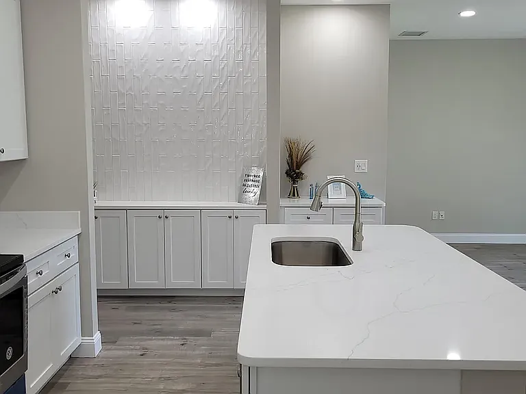 4 bed, 2006 sqft, $2,895 — Photo 4