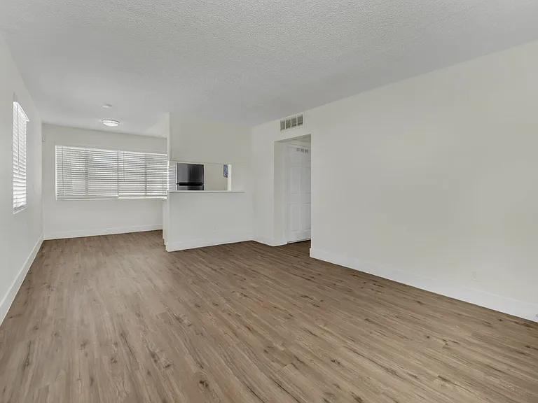 1304 Rexford Pl — Photo 7