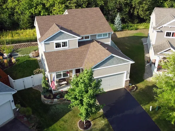 1601 Hackberry Ct, Carver, MN 55315