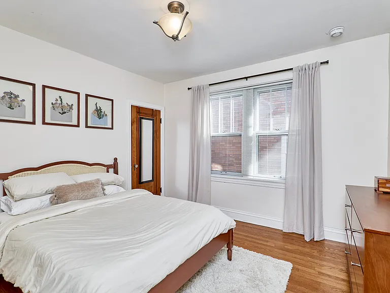 5210 Pernod Ave — Photo 16
