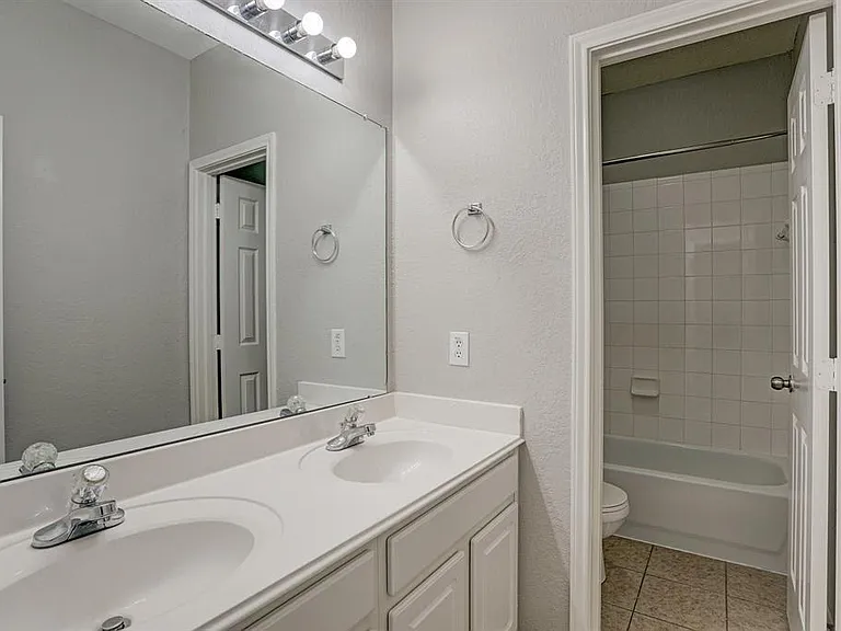 2626 Canyon Falls Dr — Photo 14
