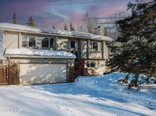 17715 Nitoanya Cir, Eagle River, AK 99577