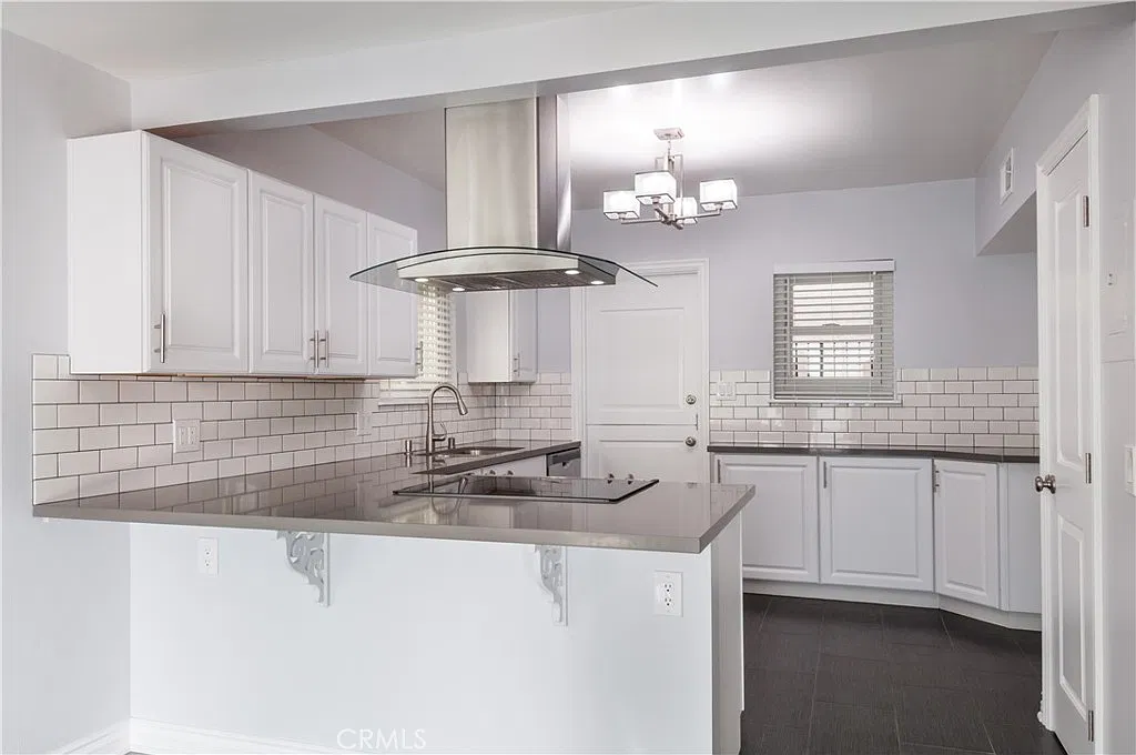 3 bed, 1392 sqft, $6,500 — Photo 3